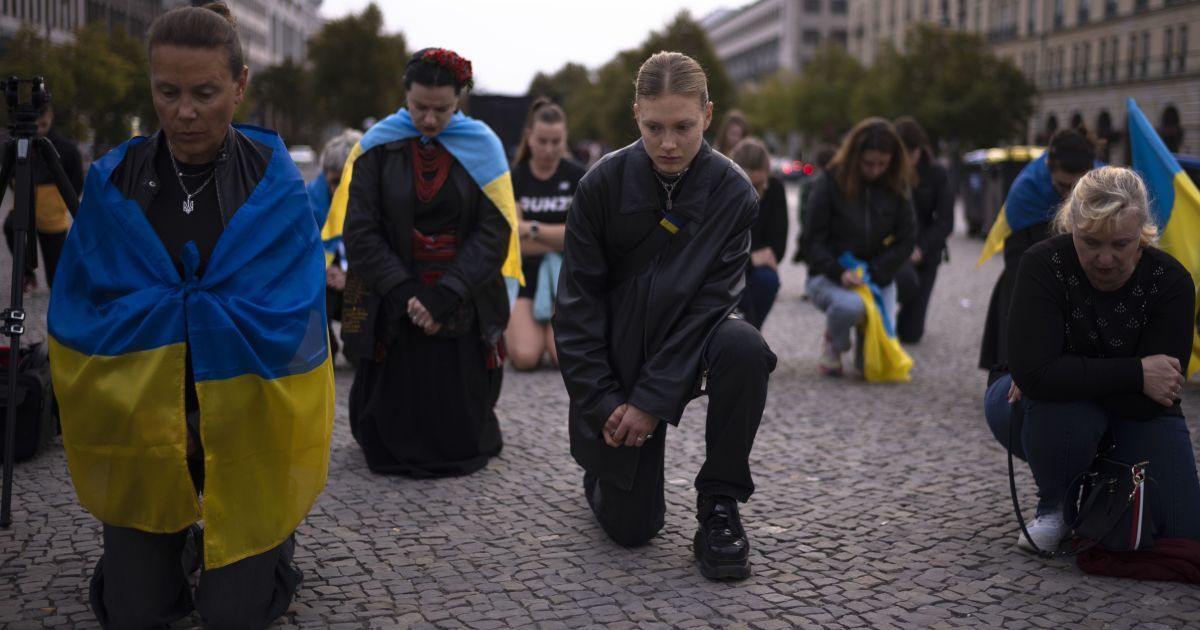 Сьогодні - День захисників та захисниць України