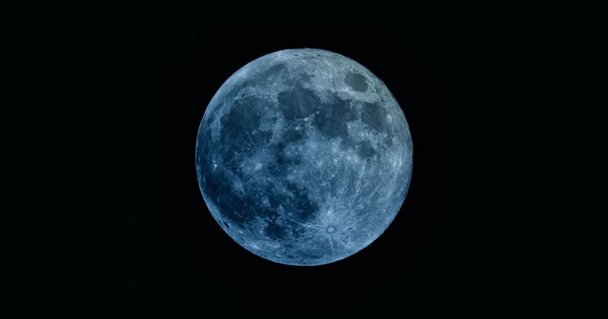 Вчені виявили на Місяці невідомі раніше мінерали