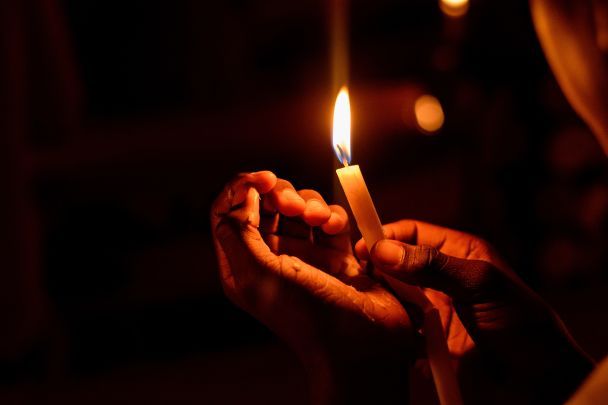25 січня студенти йдуть до церкви і ставлять свічку перед іконою великомучениці Тетяни, щоб навчання пройшло легко та успішно / © Pexels