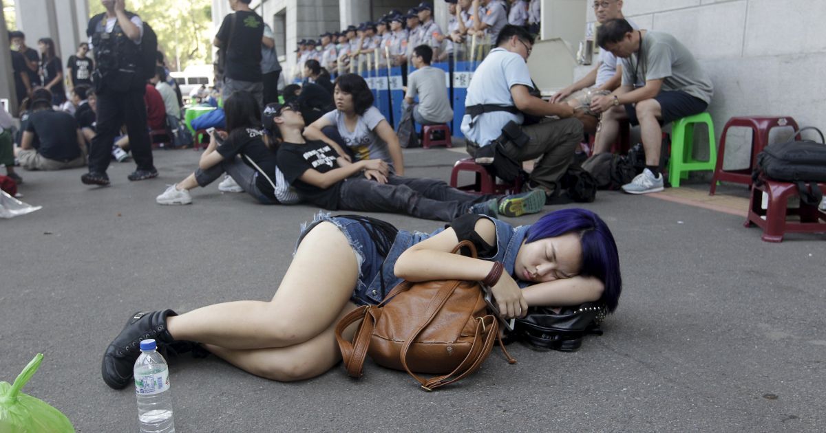 Студенты забаррикадировались в Министерстве образования / © Reuters