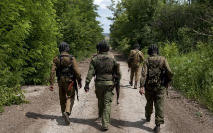 Боевики бросают оружие и массово бегут из-за слухов о "сливе" Россией "ДНР" и "ЛНР"