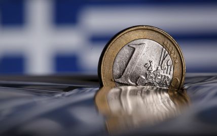 Греция получит первые 13 миллиардов евро кредита и сразу же начнет раздавать долги
