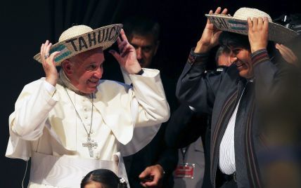 Президент Боливии признался Папе Римскому, что регулярно жует листья коки