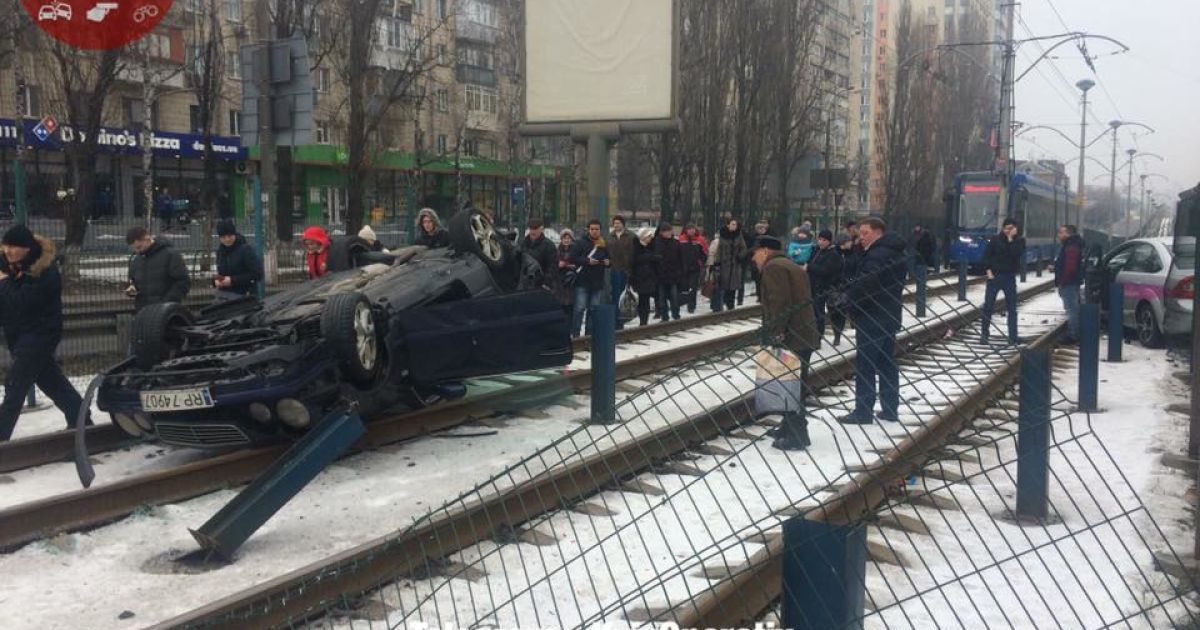 дтп на Борщагівській_2 / © Facebook/Киев Оперативный