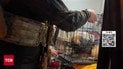 Хозяева уехали, а они остались под обстрелами: трогательная история овчарки Рэя