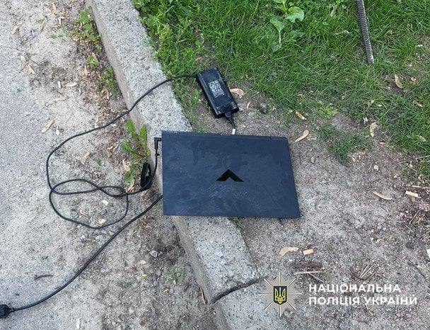 Мародер пограбував зруйнований ракетним ударом офіс / © Поліція Києва