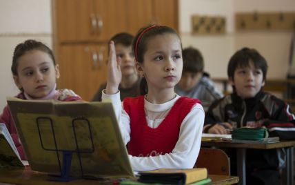 Черновцы решили не отправлять школьников на каникулы с 15 октября