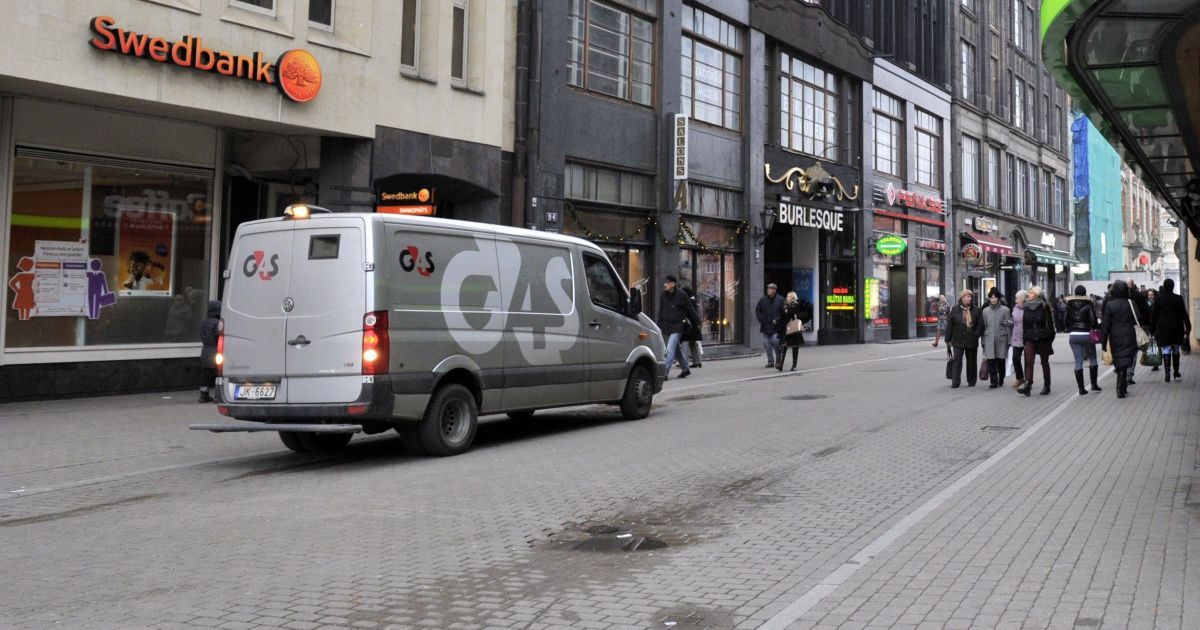 В Эстонии начали проверки банка, который подозревают в отмывании денег Януковича