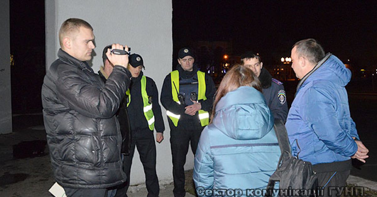 Мужчина стрелял в сторону группы людей / © ГУ Нацполиции в Волынской области