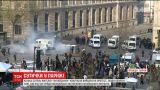 В Париже мигранты вышли на улицы из-за убийства полицейским гражданина Китая