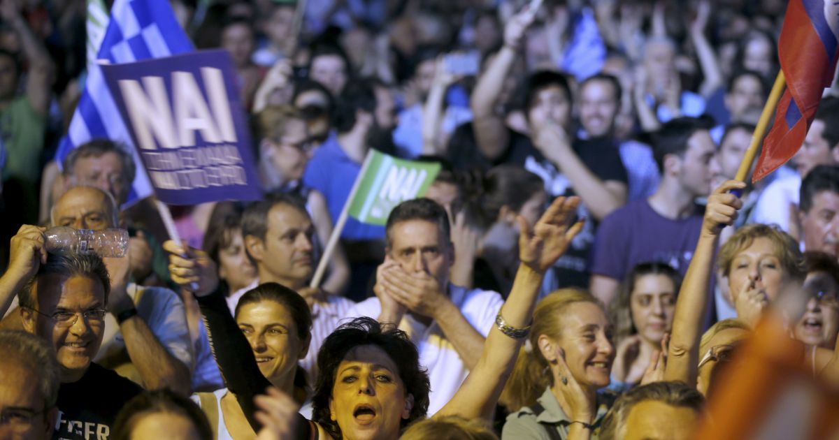 Проевропейский митинг сторонников условий кредитования Греции. / © Reuters