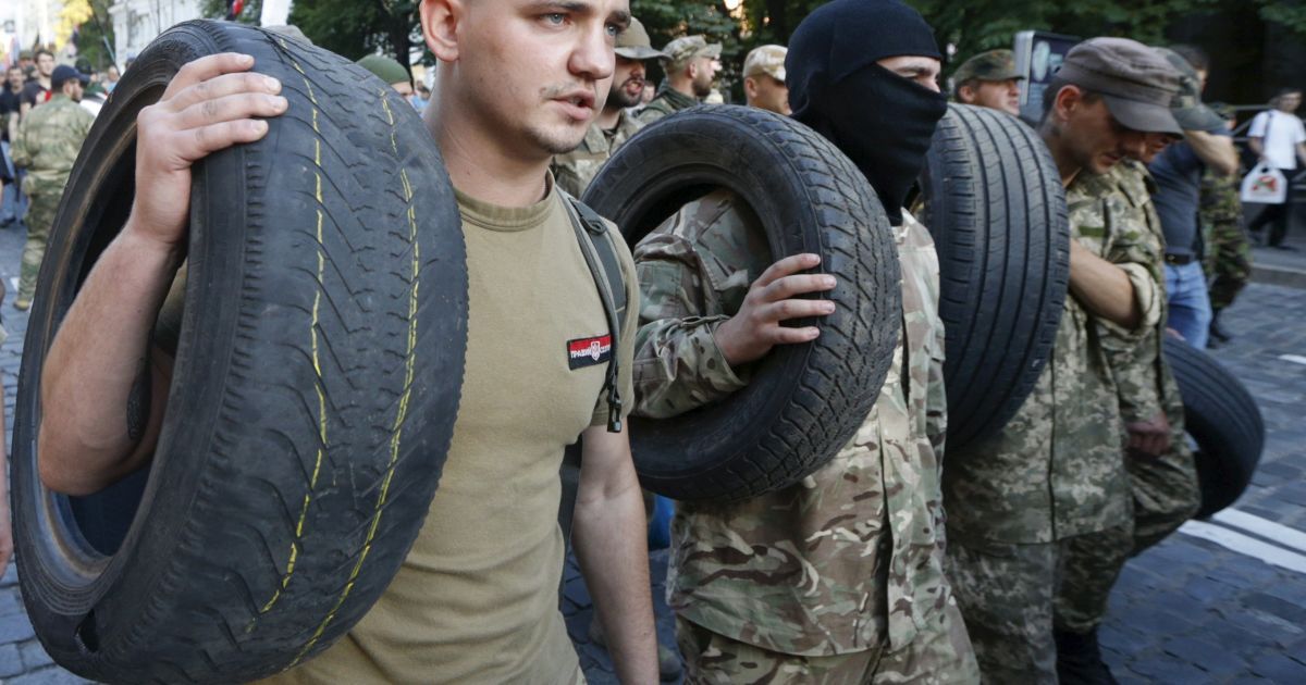 Ультранационалистические силы могут попытаться использовать протесты для свержения власти