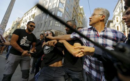 У Стамбулі поліція розігнала гей-парад