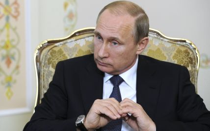 Путин похвалил Центробанк РФ за стабильность рубля на фоне его стремительного падения