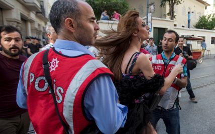 Турецька поліція знову розігнала гей-парад в Стамбулі