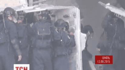 Третий день в Иерусалиме продолжаются столкновения между полицией и палестинцами