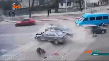 При столкновении двух автомобилей во Львове пострадал ребенок