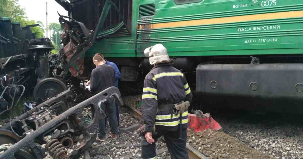дтп потяг хмельниччина_3 / © Головне управління ДСНС України у Хмельницькій області