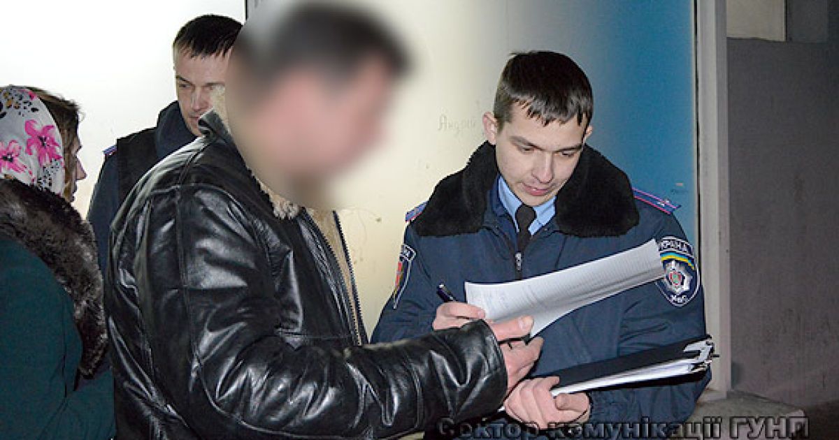 Мужчина стрелял в сторону группы людей / © ГУ Нацполиции в Волынской области
