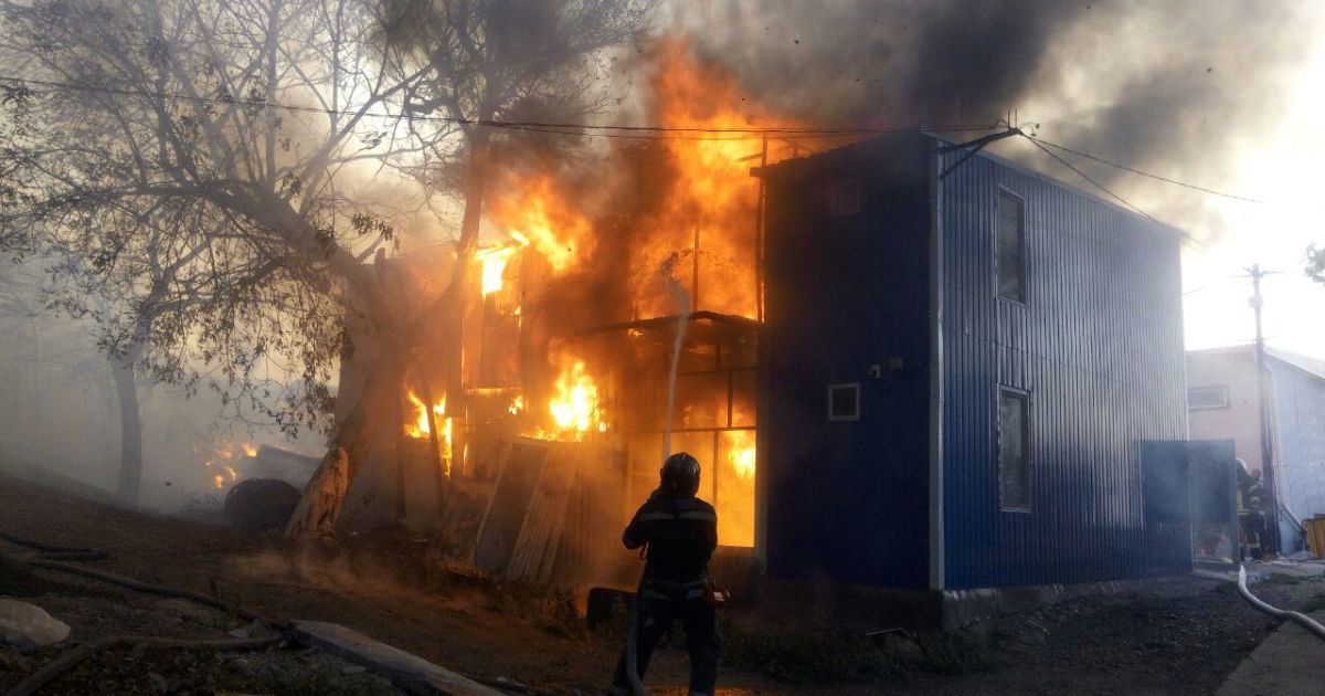 В Одесі на причалі клубу любителів спортивного риболовства сталася пожежа: з'явились фото та відео