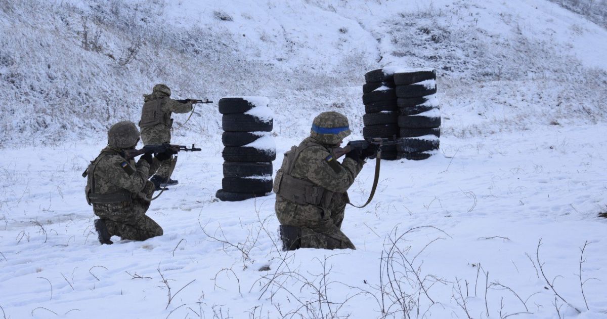 Для штурма вражеских окопов нужно современное оружие