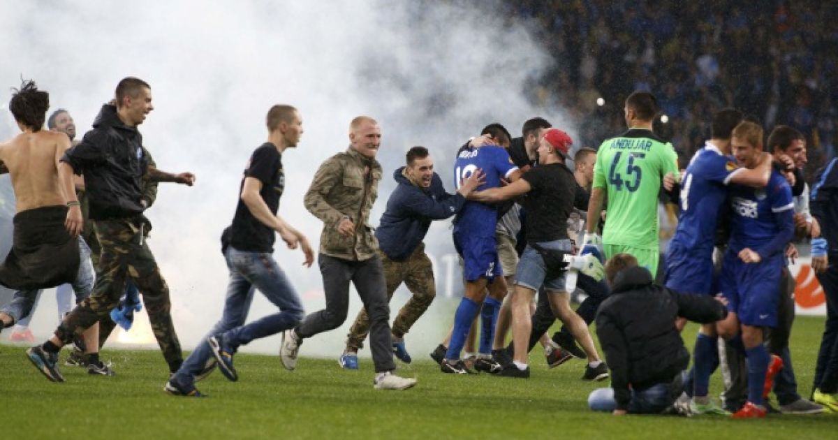 "Днепр" получил один матч без зрителей и еще один условно