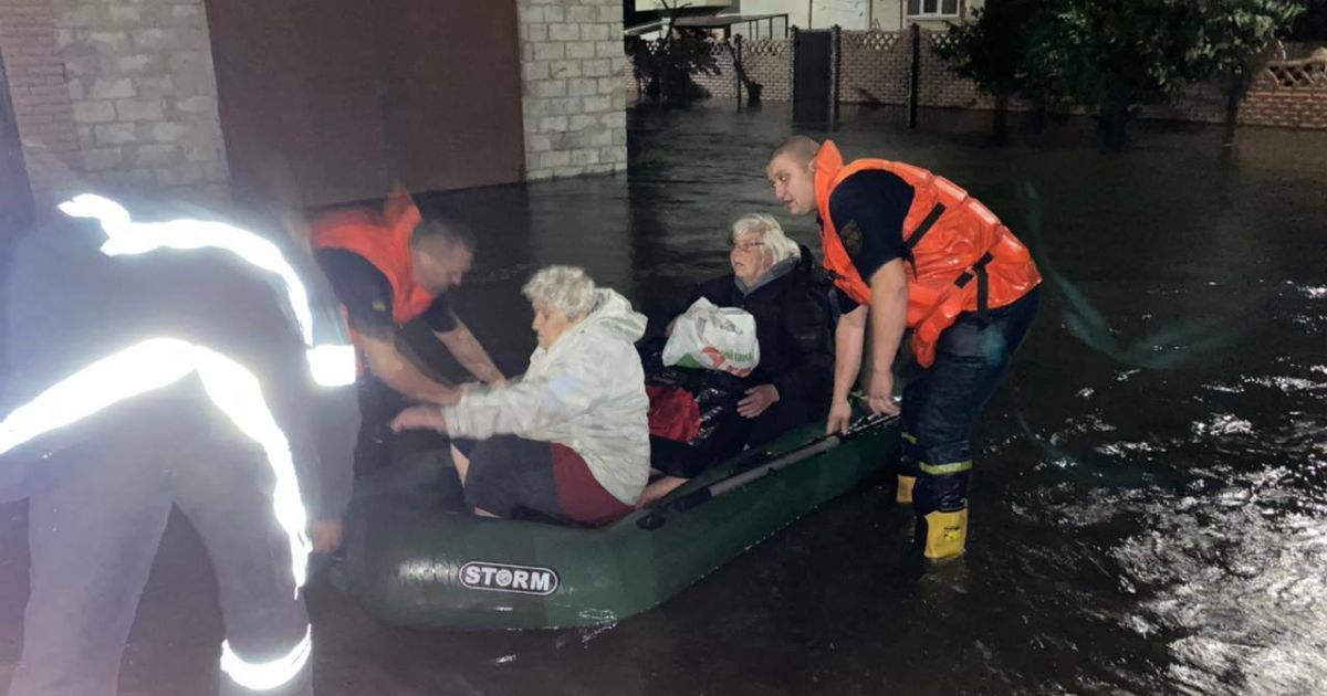 Потоп у Кривому Розі: рівень води знизився на 40 сантиметрів (фото)