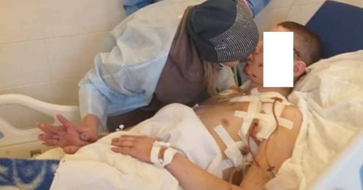 Хвилею викинуло з квартири: у Дніпрі рятують "важкого" хлопця, який постраждав у Волновасі