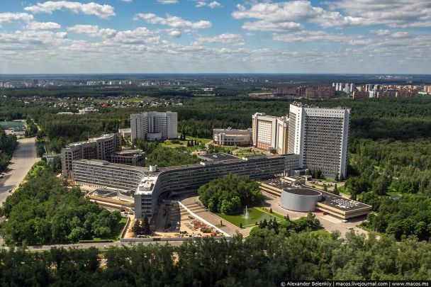 Здание комплекса СВР, где, по версии волонтеров, могут изготовлять "Новичок". / © macos.livejournal.com