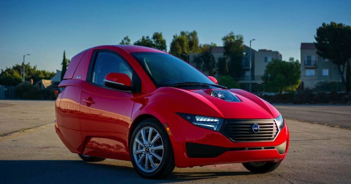 Канадці презентували цікавий гібрид трициклу та електрокару