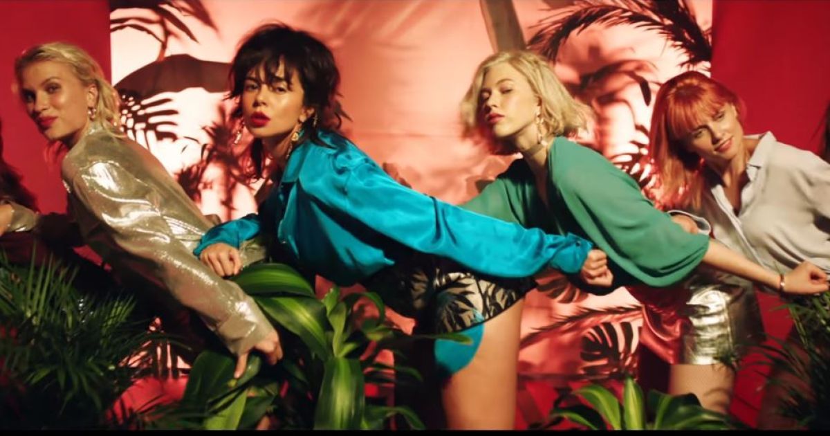 Долгожданная премьера: стройная Каменских в образе жгучей колумбийки выпустила дебютный клип