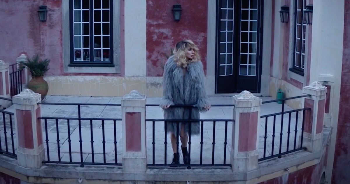 В новом клипе Лободы есть откровенный кадр