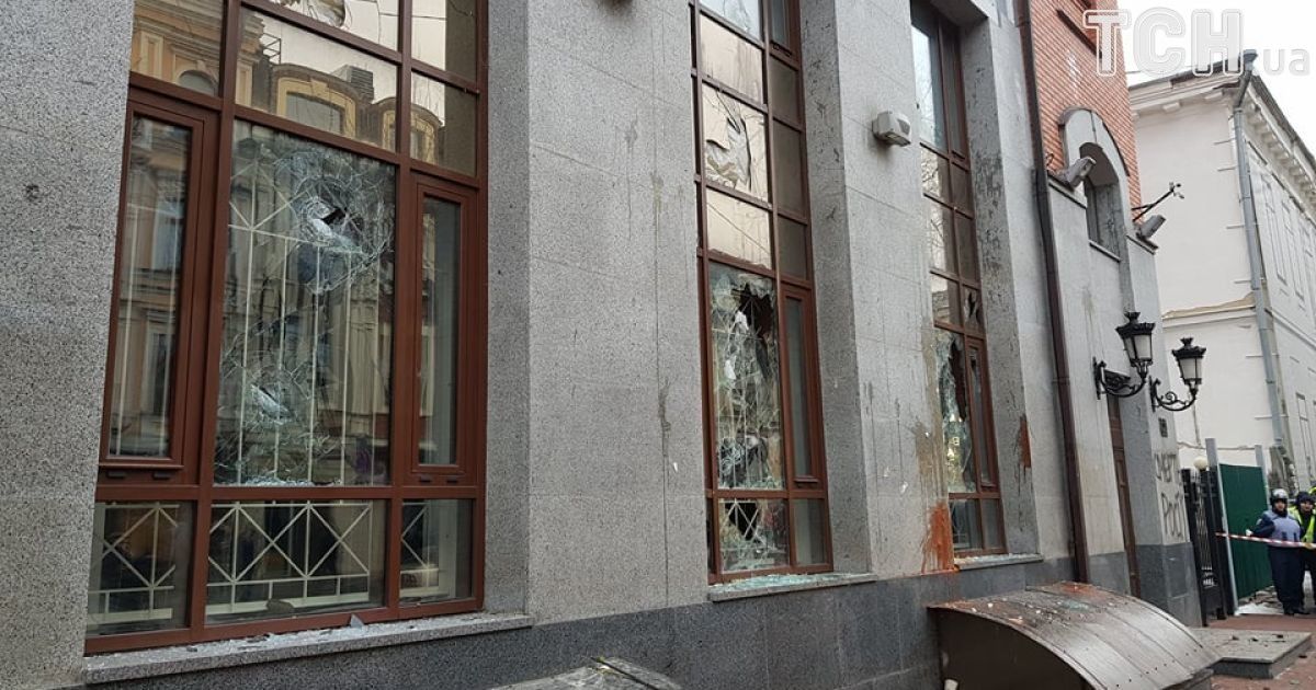 потрощена будівля "Росспівробітництва"_1 / © Фото Івана Гребенюка/ТСН