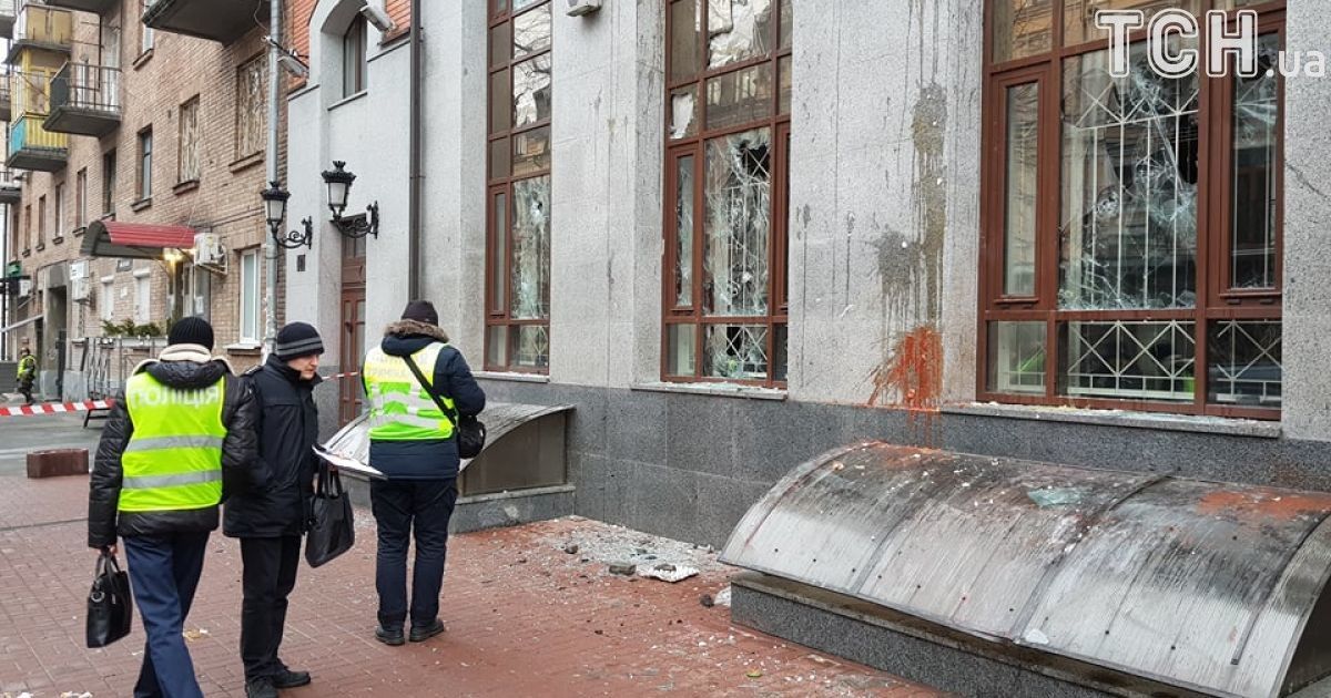 потрощена будівля "Росспівробітництва"_4 / © Фото Івана Гребенюка/ТСН