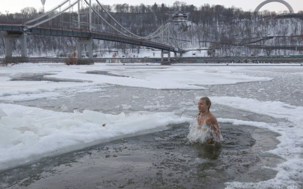 Киевляне отметили Крещение в ледяной воде / © УНИАН