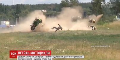 На бешеной скорости в Киеве столкнулись два мотоциклиста