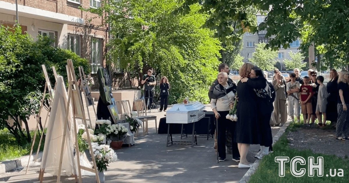 В Киеве простились с 12-летним Григорием Глушичем, погибшим в смертельном ДТП