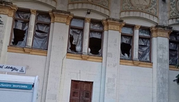Внаслідок нічного удару по столиці на території ВДНГ зафіксовано руйнування / © ВДНГ / Facebook