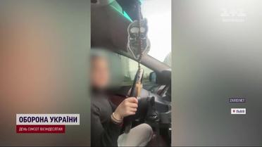 Посадив 9-річну доньку за кермо і виклав це у соцмережі! Поліція розшукала батька-блогера
