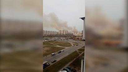 У Києві спалахнула масштабна пожежа на Троєщині