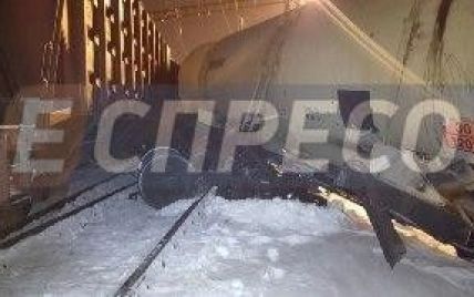 Залізничники розповіли подробиці зіткнення поїздів у Києві