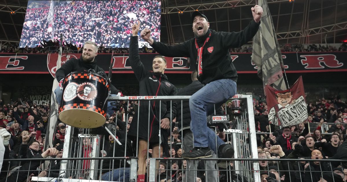 Фанати "Баєра"