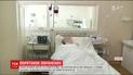 Врачи пытаются спасти жизнь 18-летнему бойцу, которого накануне доставили в Днепр