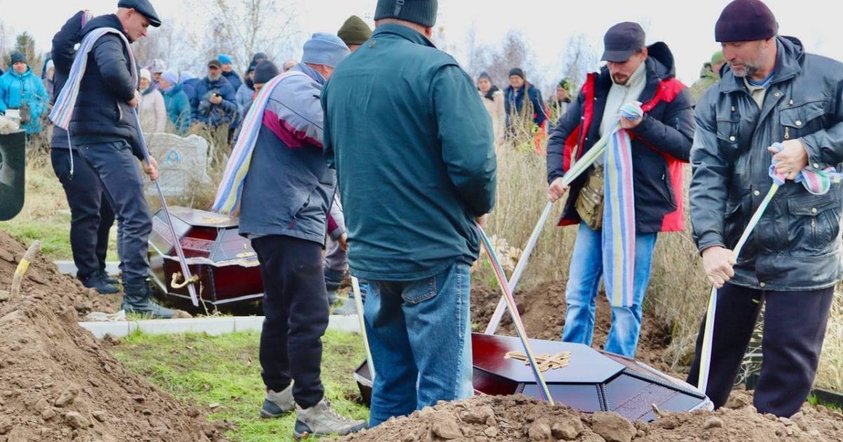 Захисника поховали разом з матір'ю / Фото Світловодської МТГ