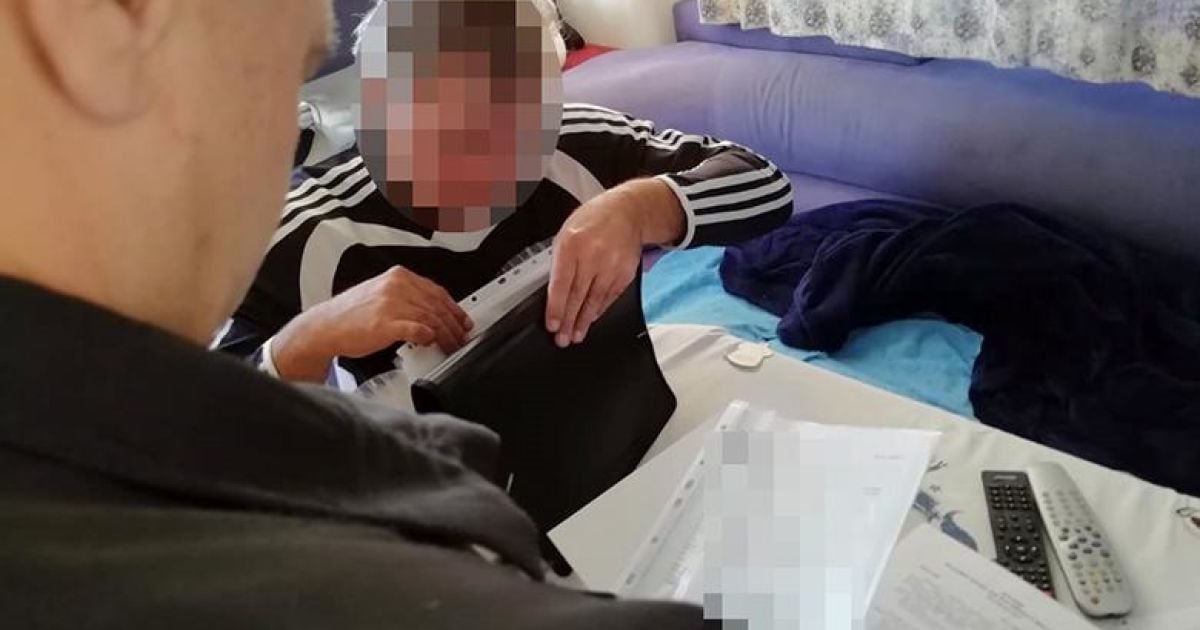 У Києві чоловік на катері протаранив міст. Опубліковано відео