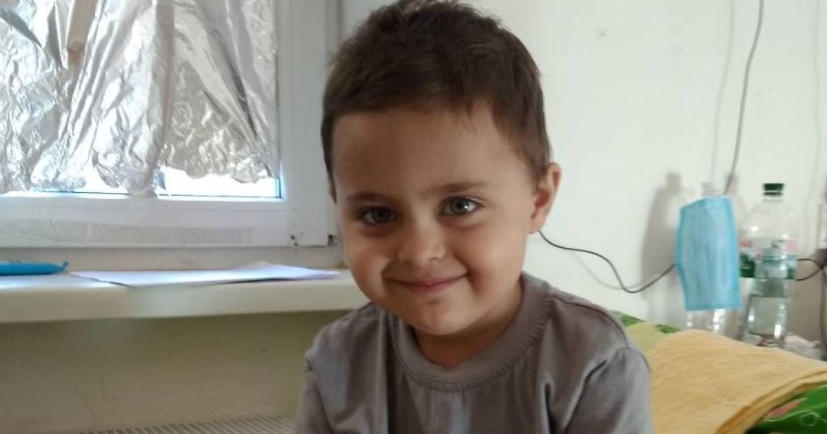 3-річний Олег потребує негайної допомоги