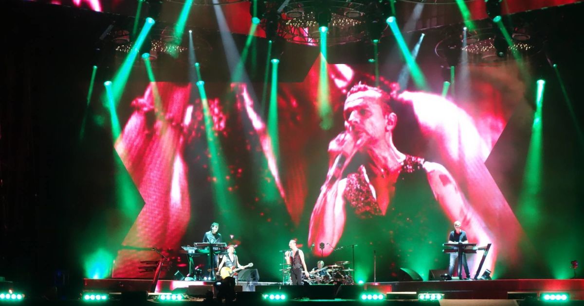 Соліст Depeche Mode потрапив до лікарні перед виступом у Києві, концерт у Мінську скасували