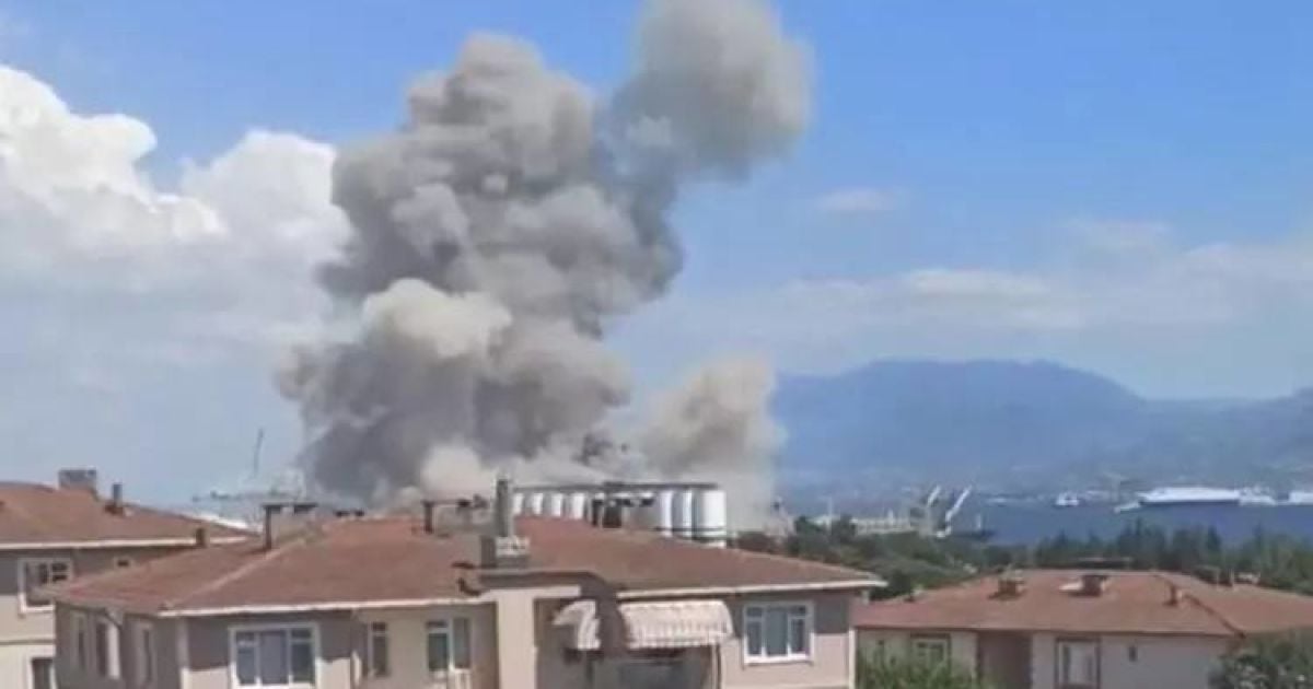 Вибух біля порту в Туреччині 7 серпня / Скриншот