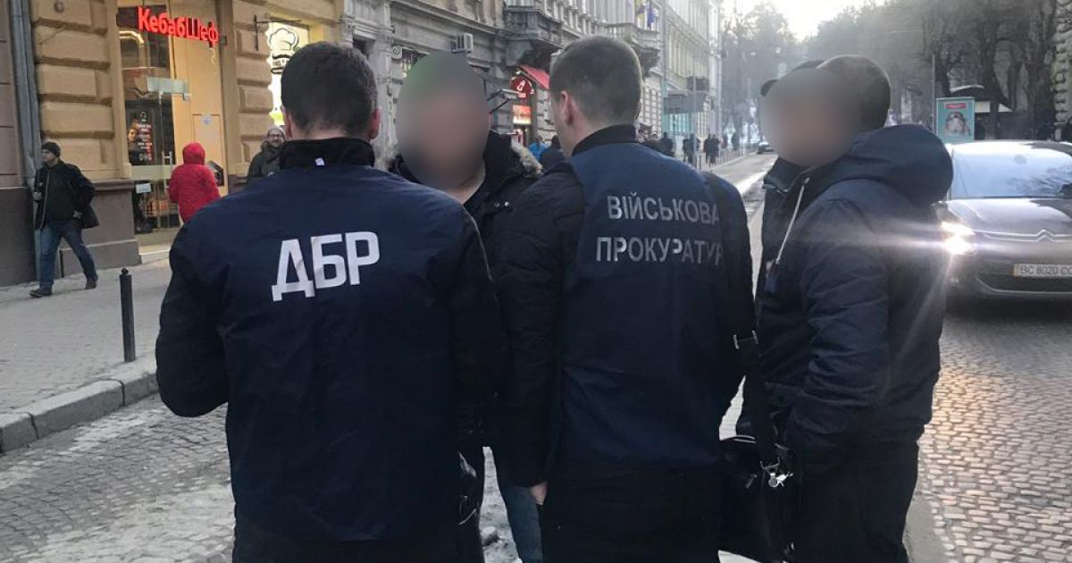 У Львові на хабарі спіймали працівника міграційної служби