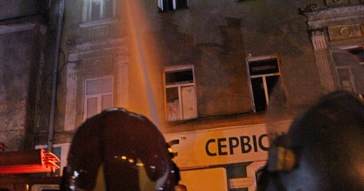 Огонь уничтожил два этажа / © ГСЧС в Тернопольской области